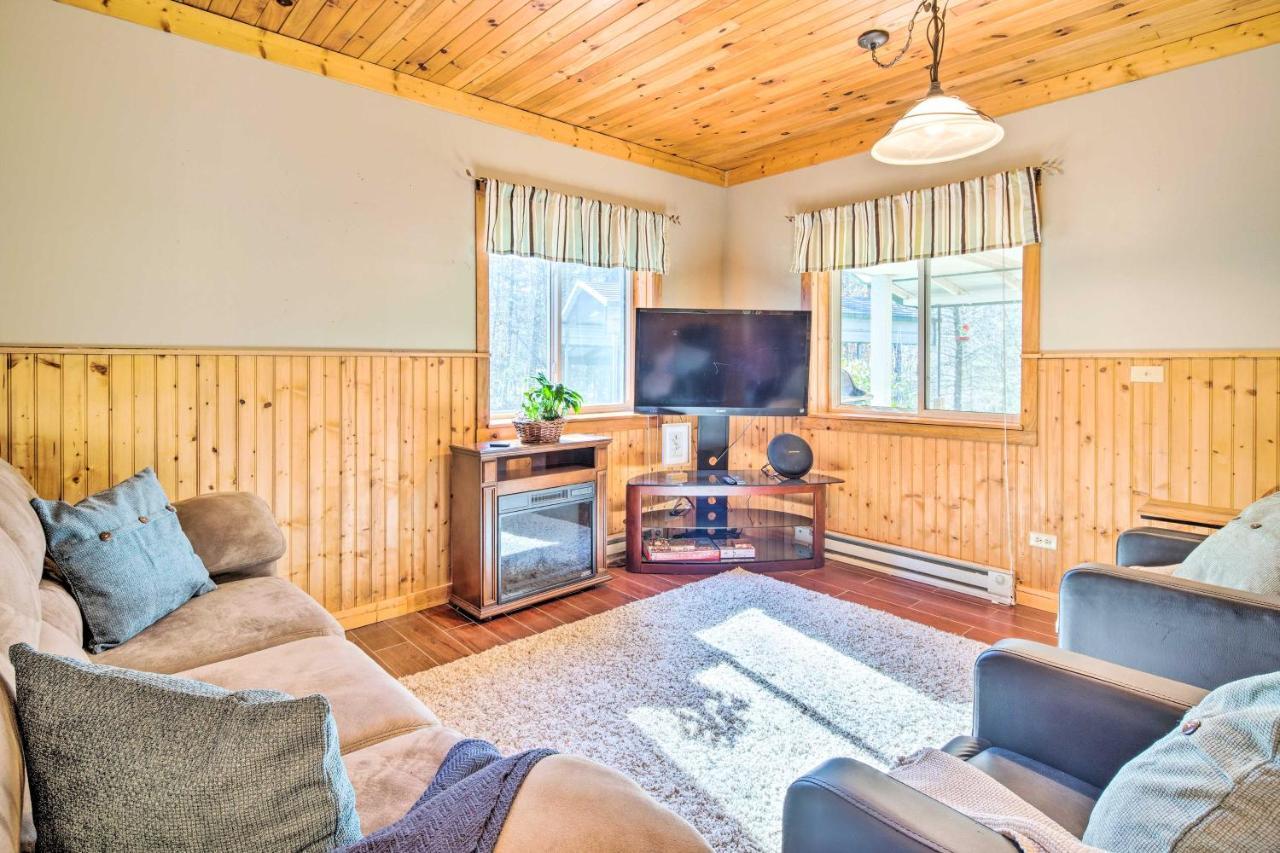 Penrose Home With Covered Deck And Fire Pit! ภายนอก รูปภาพ