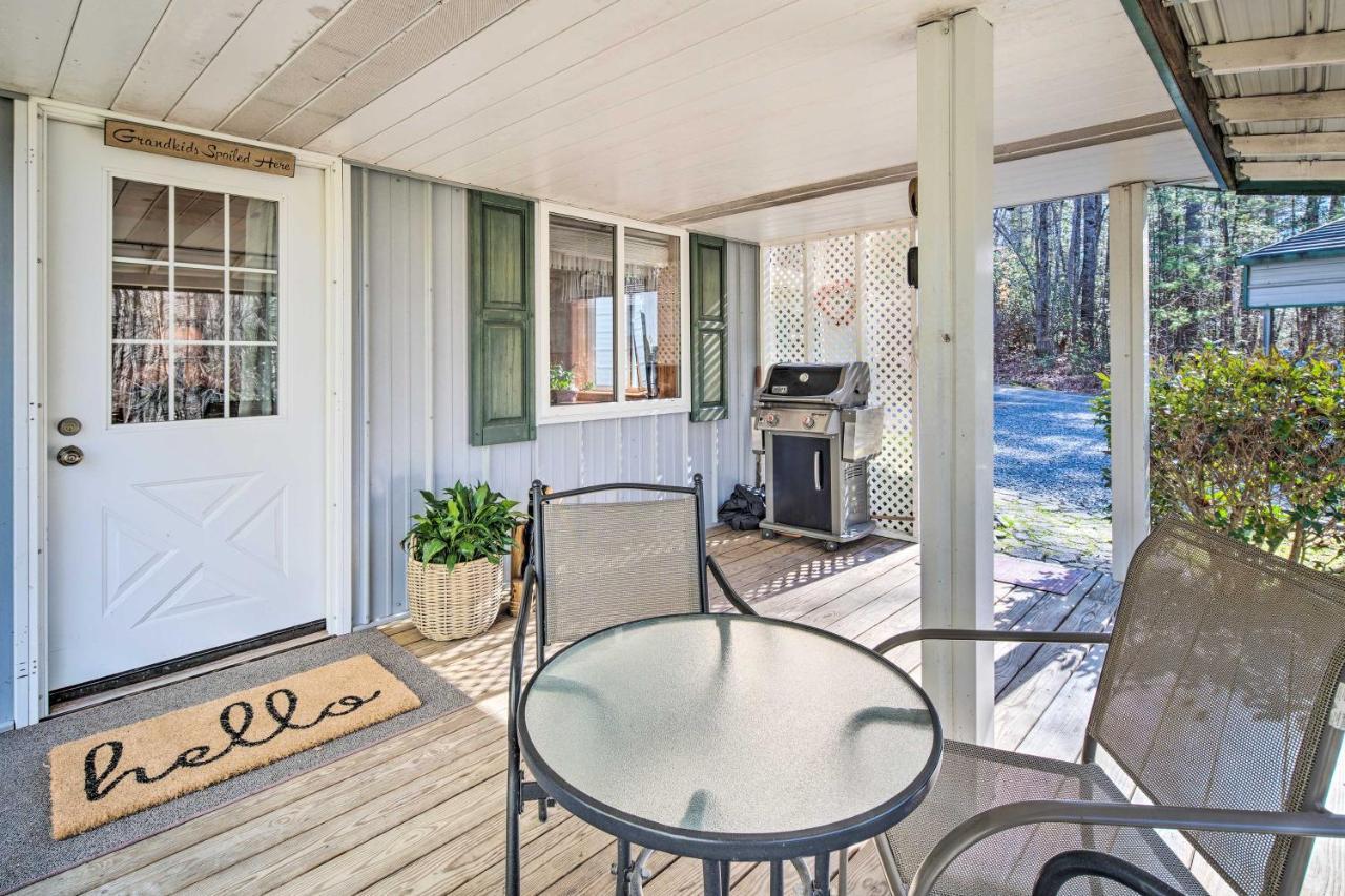 Penrose Home With Covered Deck And Fire Pit! ภายนอก รูปภาพ