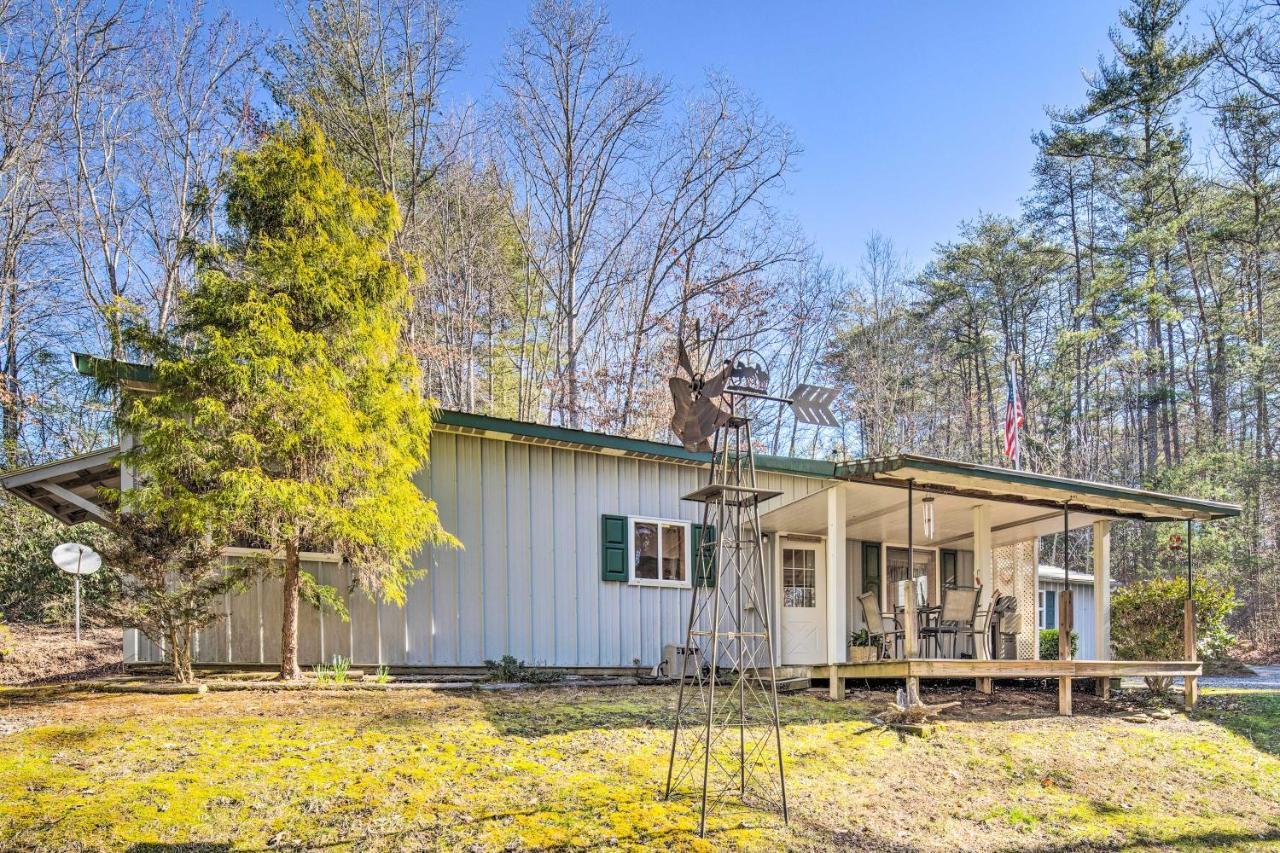 Penrose Home With Covered Deck And Fire Pit! ภายนอก รูปภาพ
